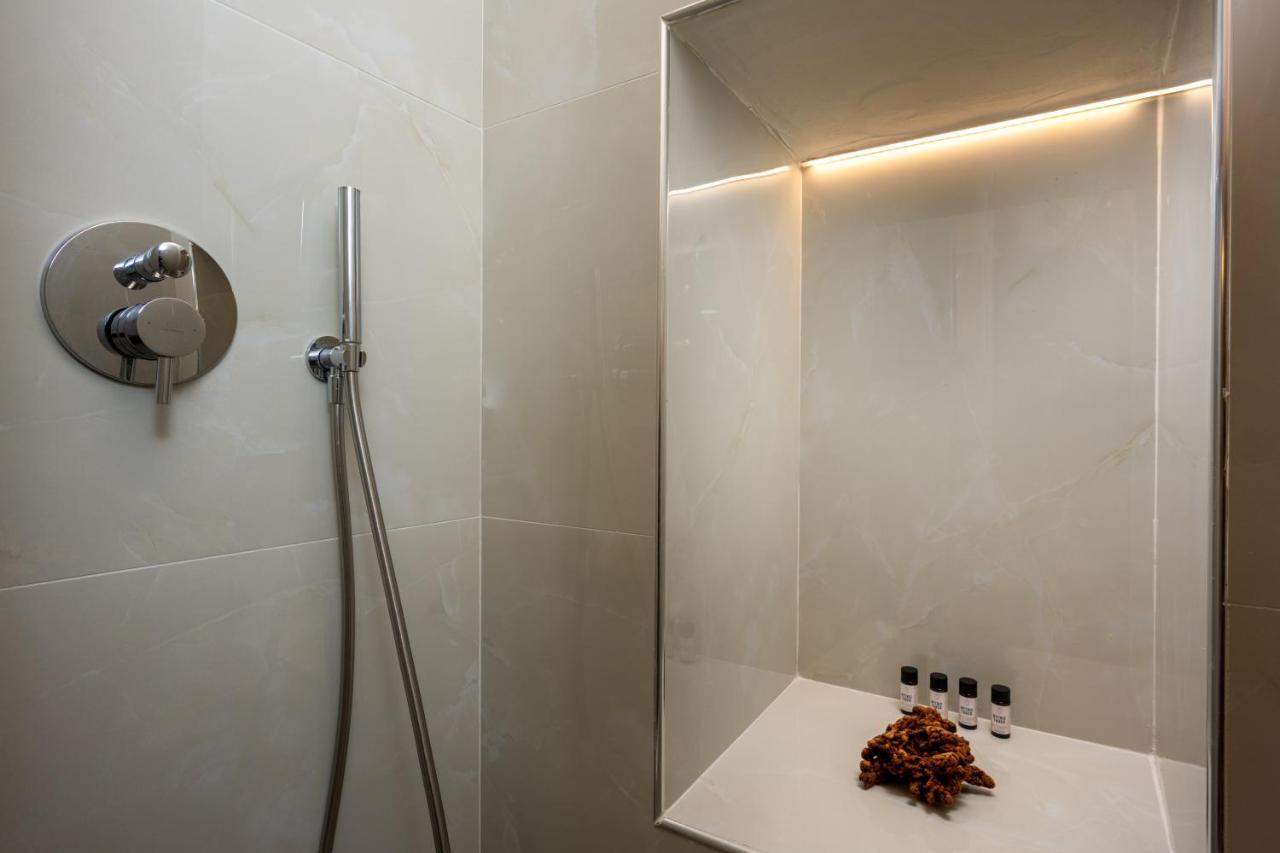 Townhall Apartment Sými Luaran gambar